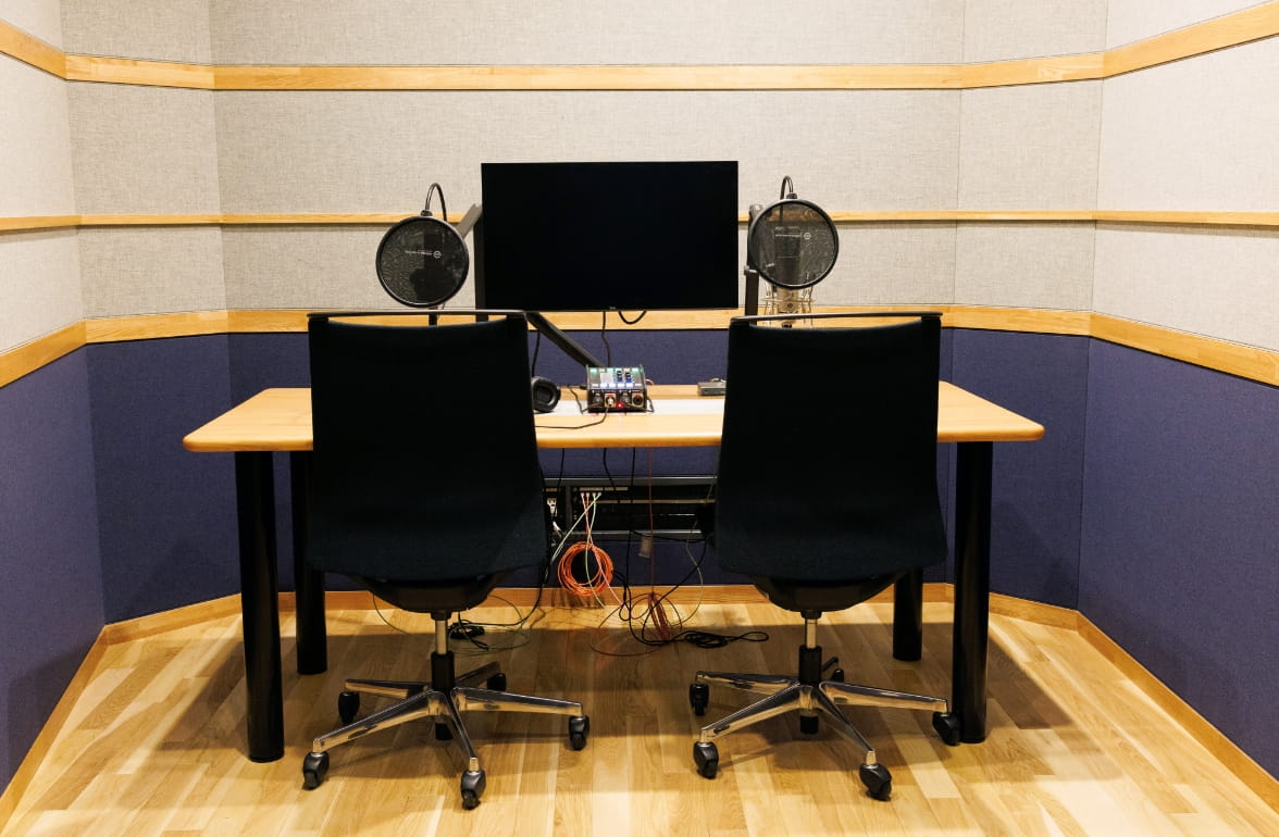 録音ブース(本社内 IIJ Studio TOKYO)